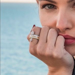 APM TRIPLE COLORS AND SAFETY PIN RING - WHITE SILVER